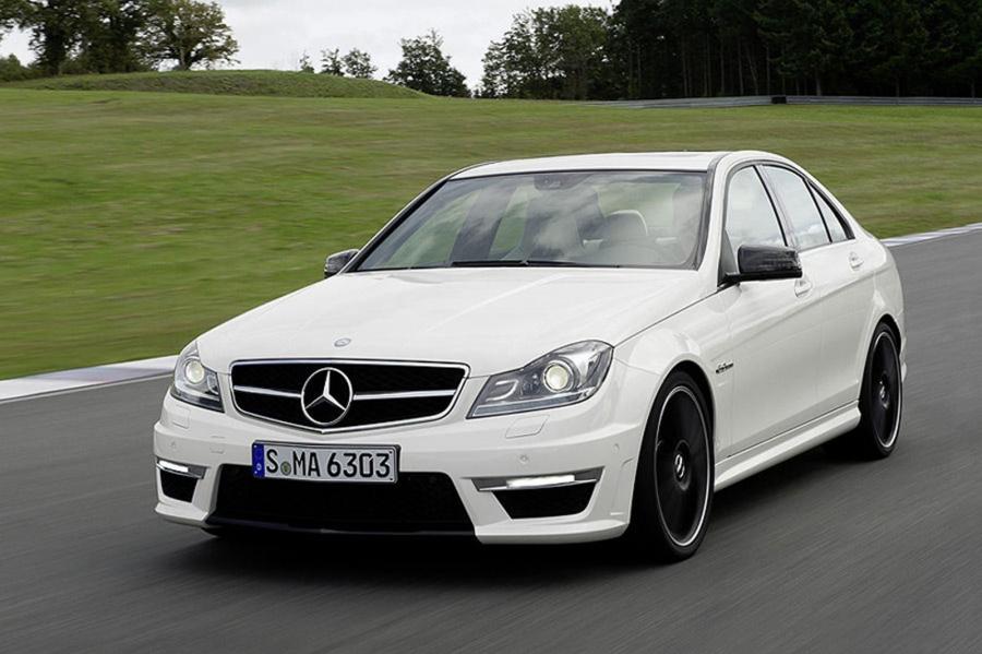  Mercedes-Benz C63 AMG 2012 года  (фото 35 из 40)